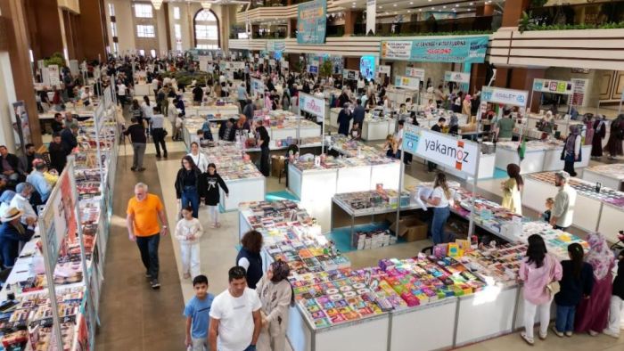 Şahinbey Belediyesi'nin kitap fuarının yoğun ilgi